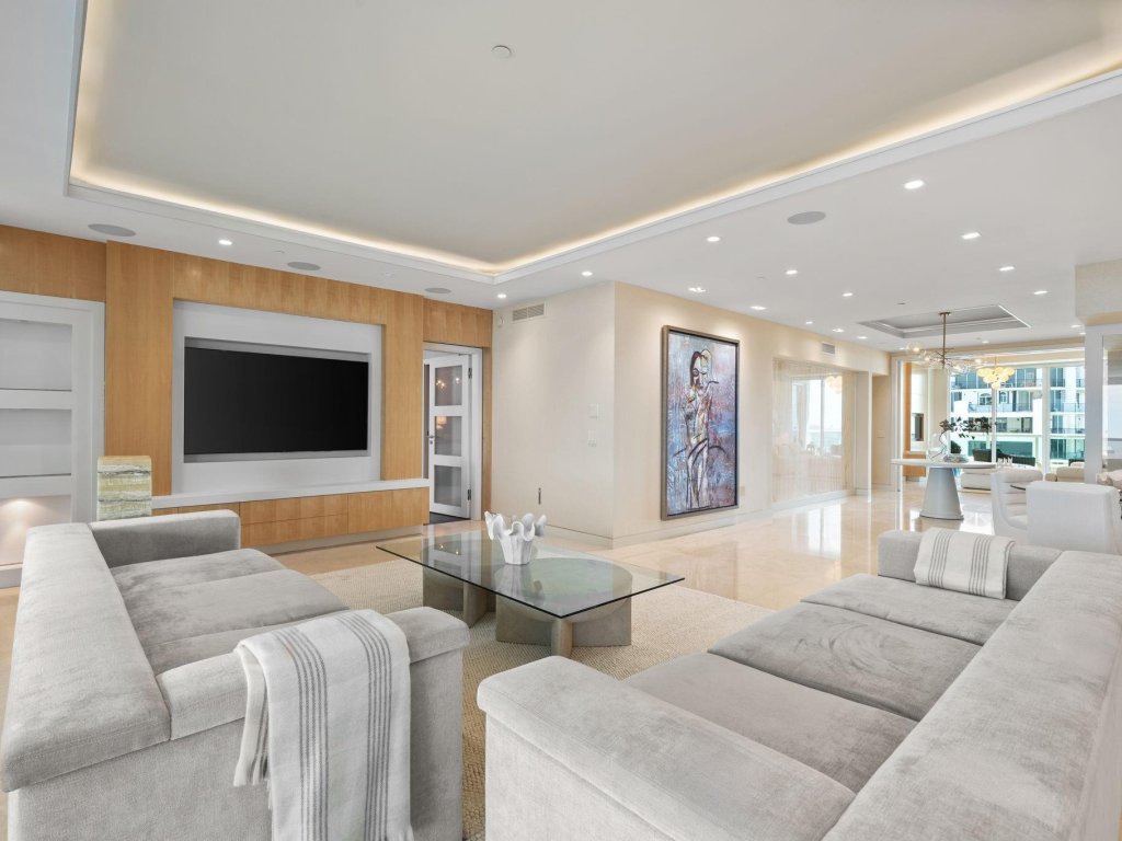 Las Olas Beach Club, Fort Lauderdale property management