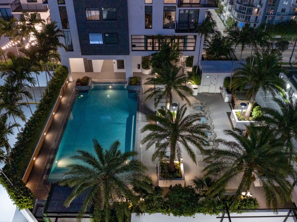 Maizon Brickell, Brickell property management
