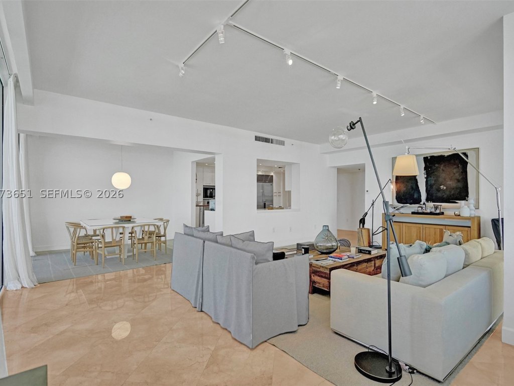 Kenilworth, Bal Harbour property management