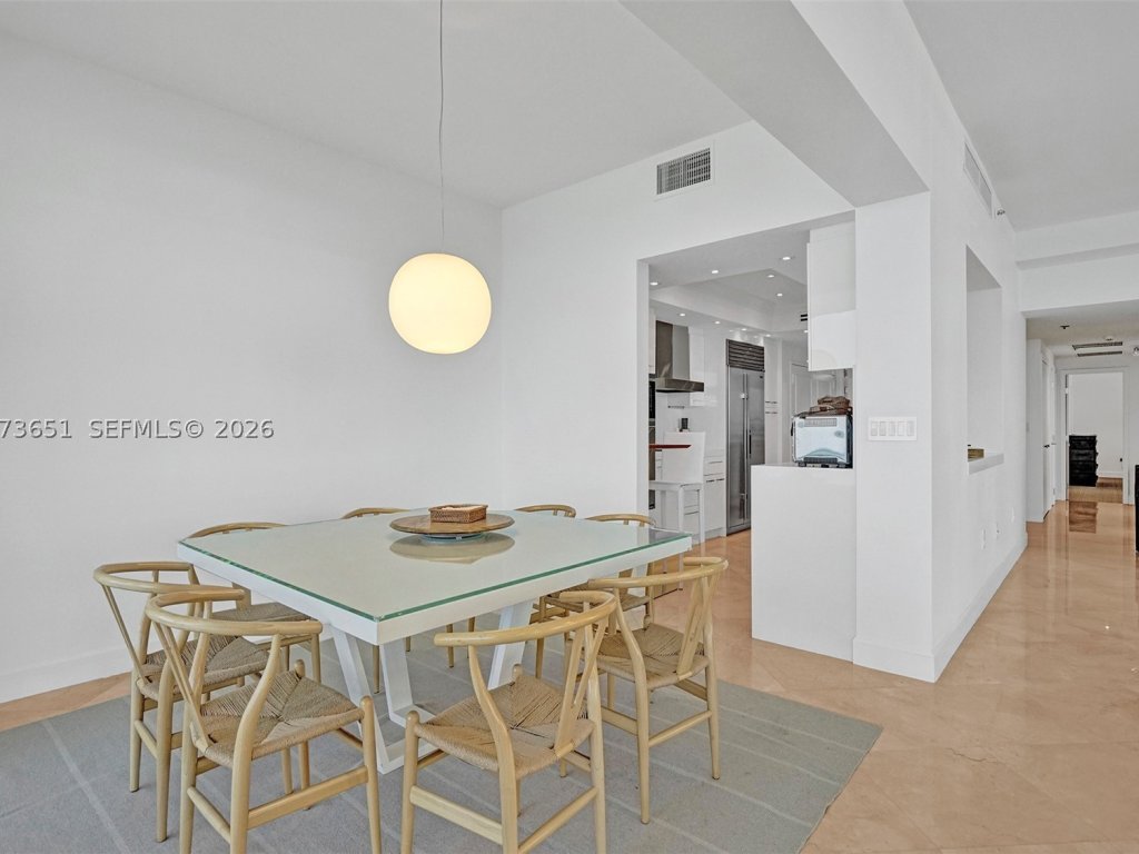 Kenilworth, Bal Harbour property management