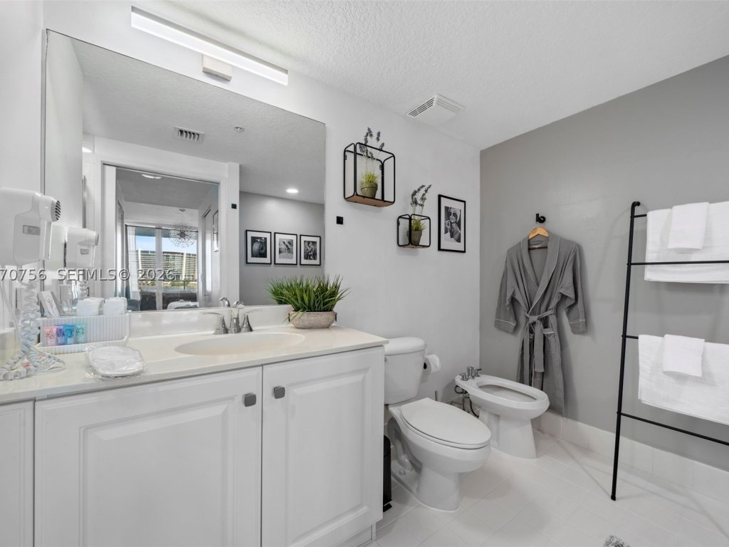 Marina Bay Club, Sunny Isles Beach property management
