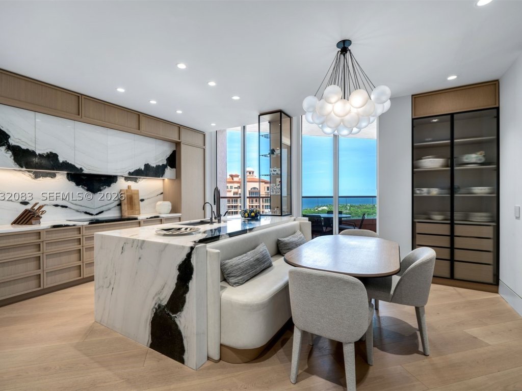 The Gables Club, Coral Gables property management