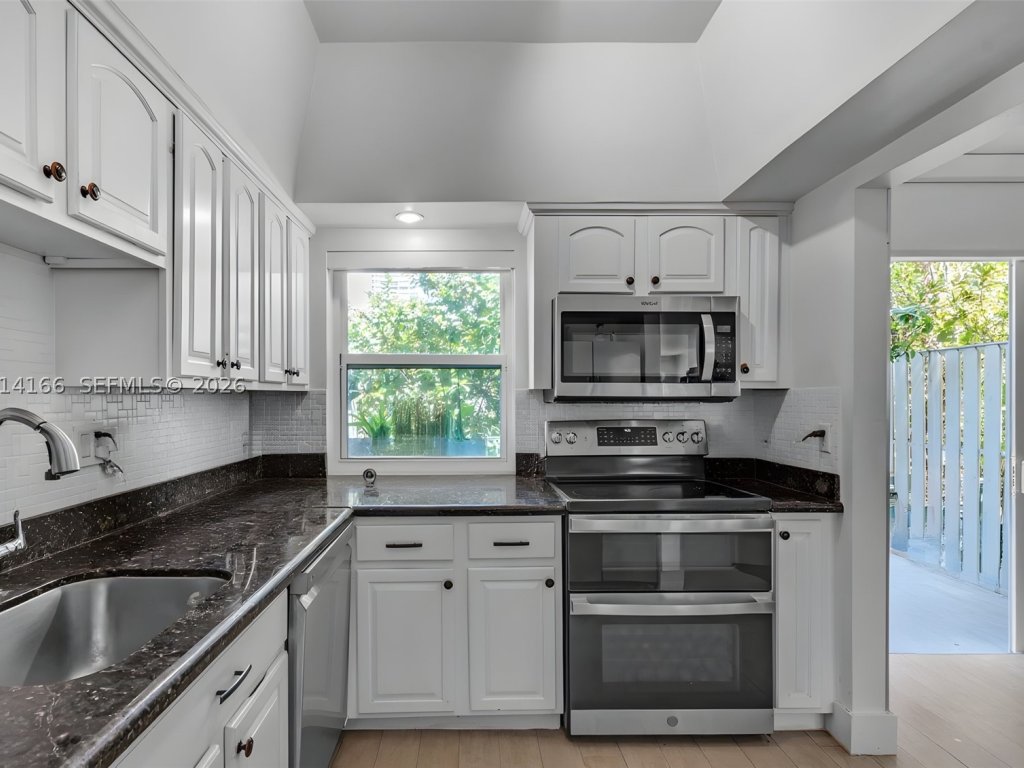 Cape Florida Club, Key Biscayne property management