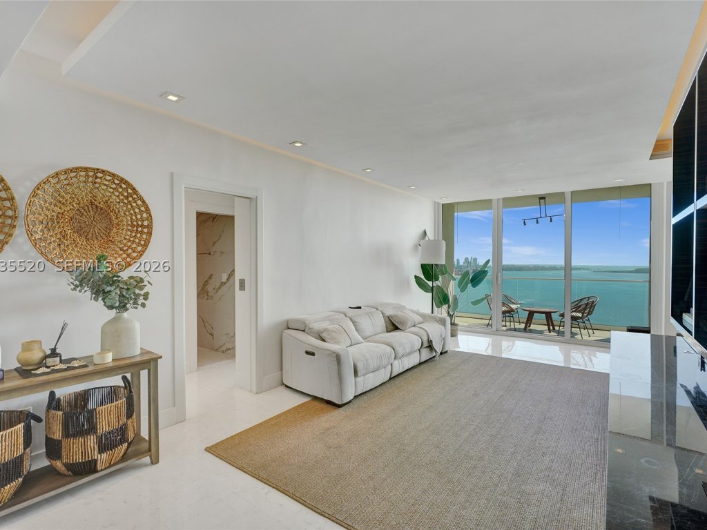 St Louis, Brickell Key property management