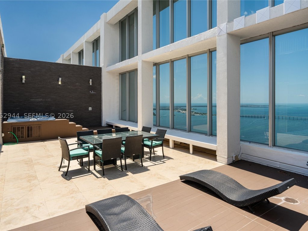Icon Brickell Tower II, Brickell property management