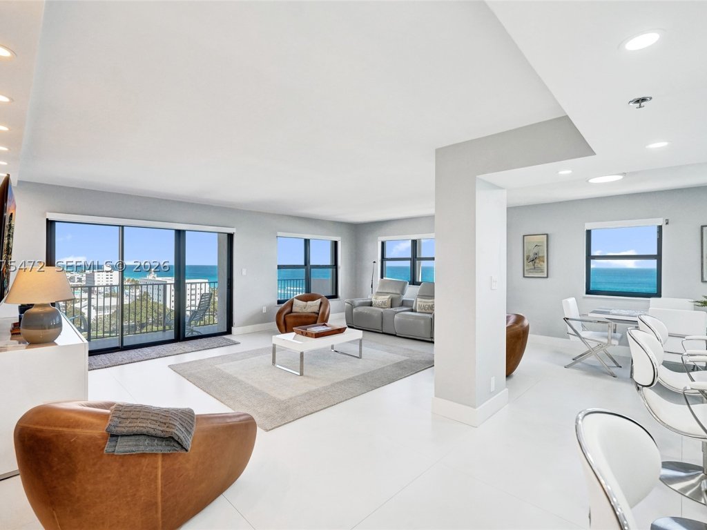 The Summit, Hollywood property management