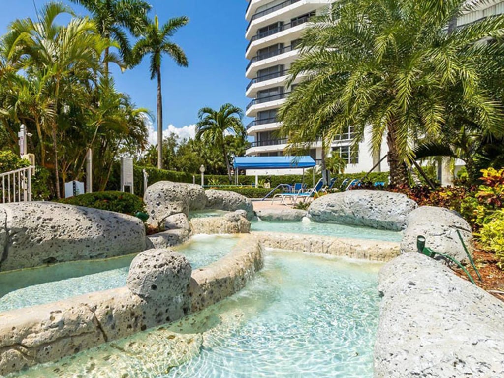 Mystic Pointe 500, Aventura property management