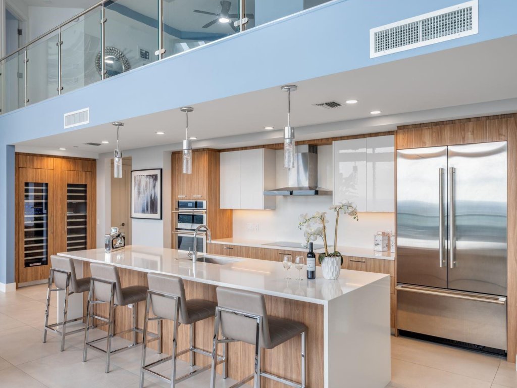 100 Las Olas, Fort Lauderdale property management