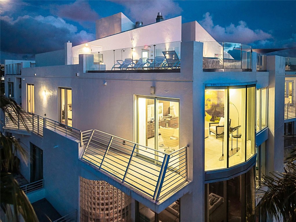 Place Des Arts, Fort Lauderdale property management
