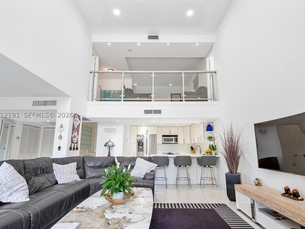Coronado I, Aventura property management
