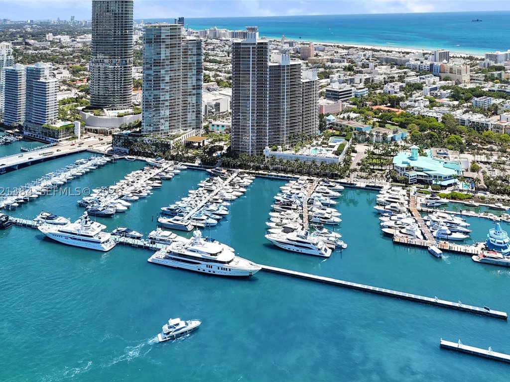 Murano Grande, South of 5th (SoFi) property management