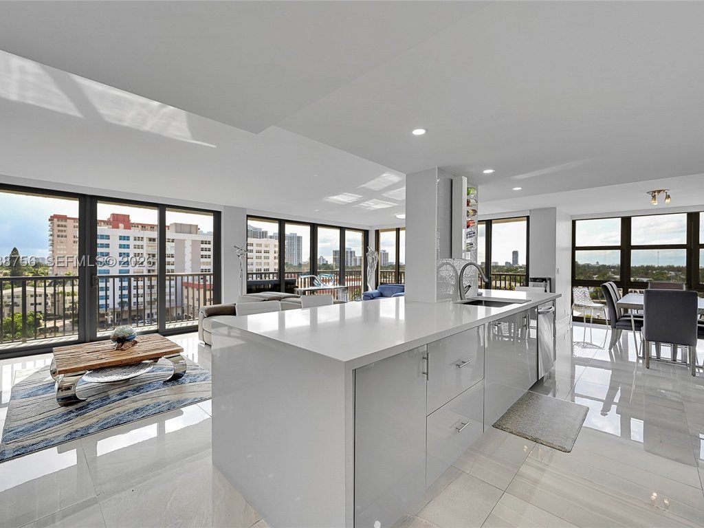 Avant Garde, Hallandale Beach property management