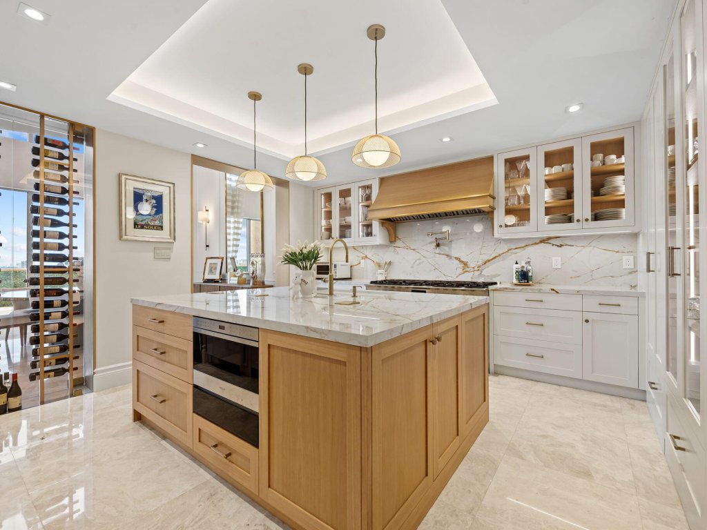 Villas Of Positano, Hollywood property management