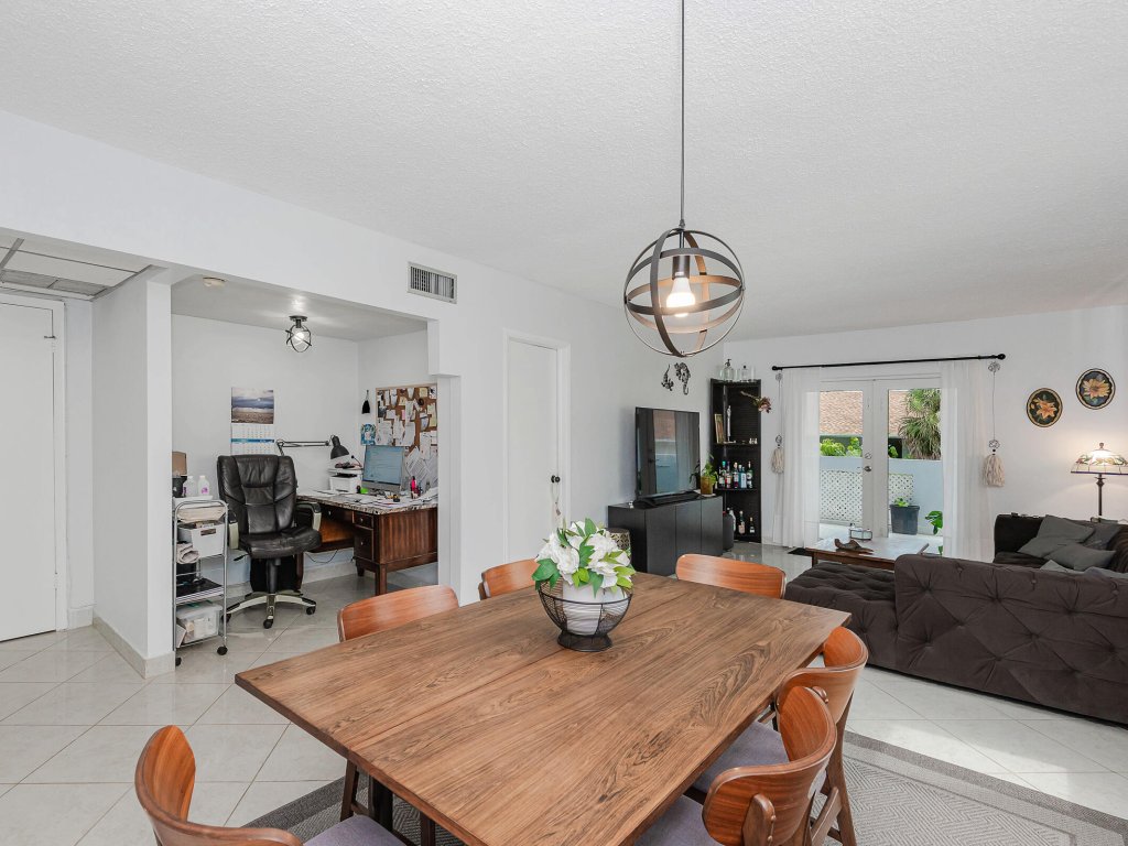 Bakers Towers, Hollywood property management
