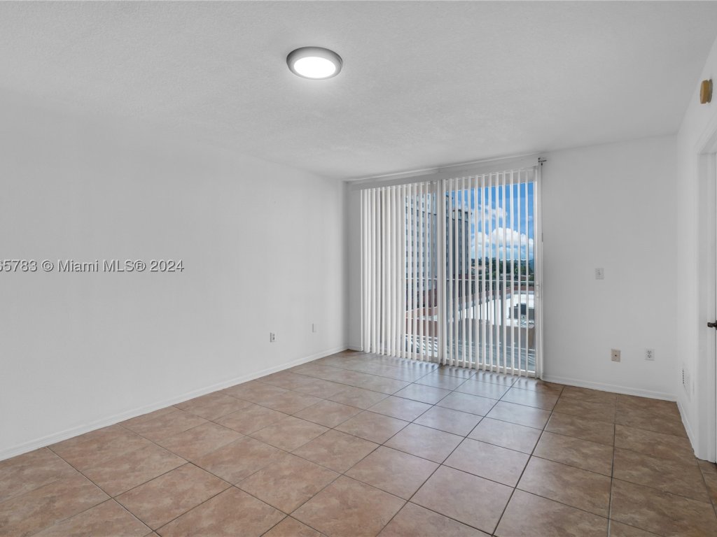 Diamond Tower, Downtown Miami property management