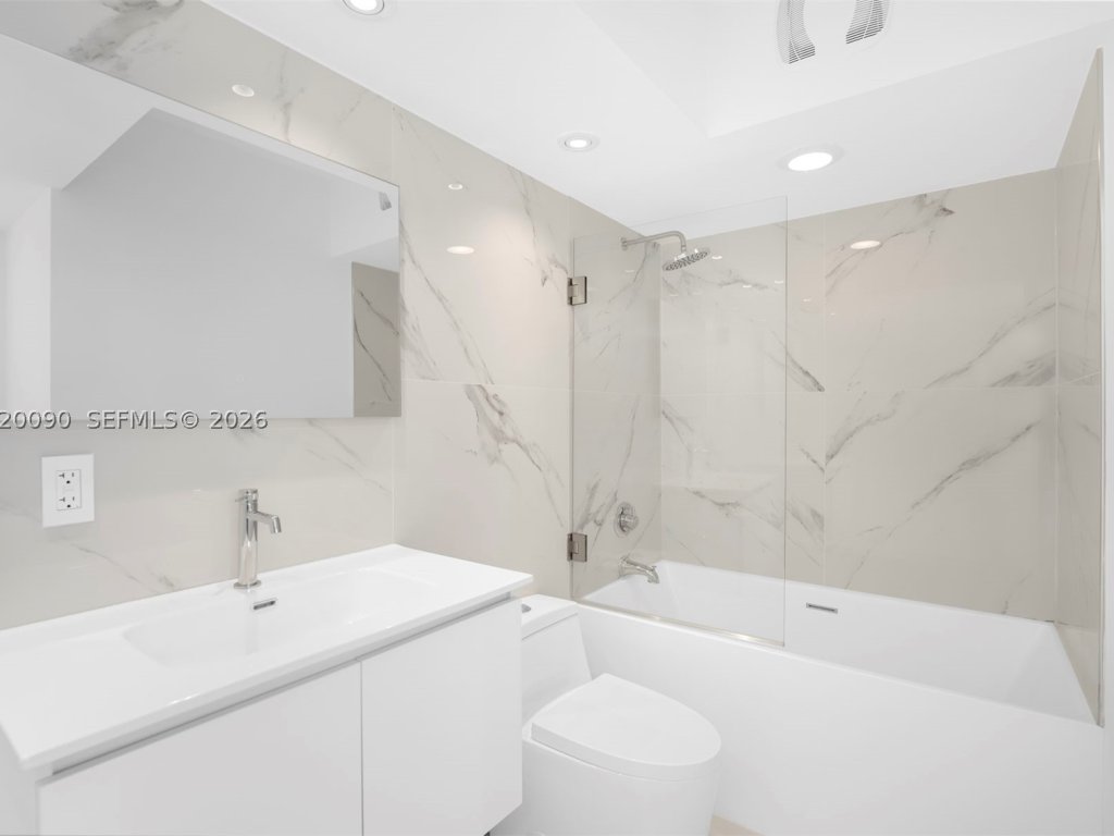 Ilona Lofts, South Beach (SoBe) property management