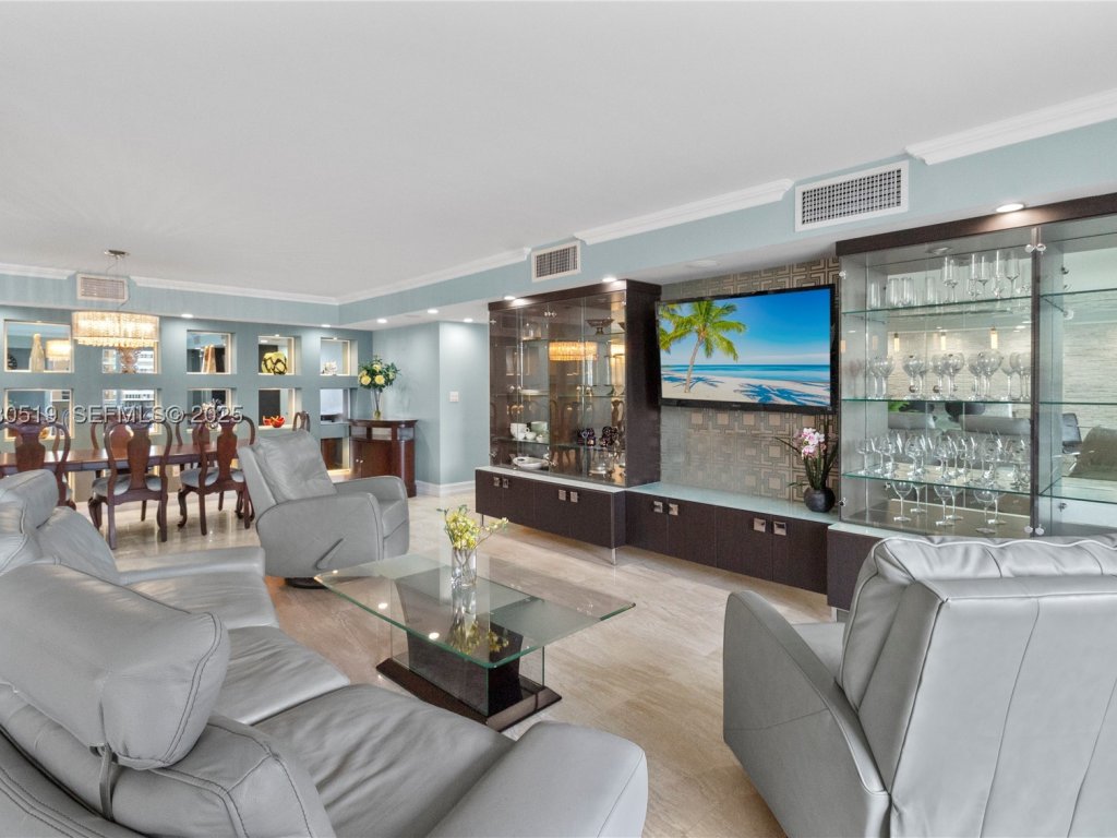 La Mer Estates, Hallandale Beach property management