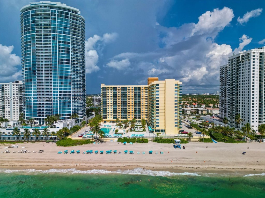 The Wave Condo, Hollywood property management