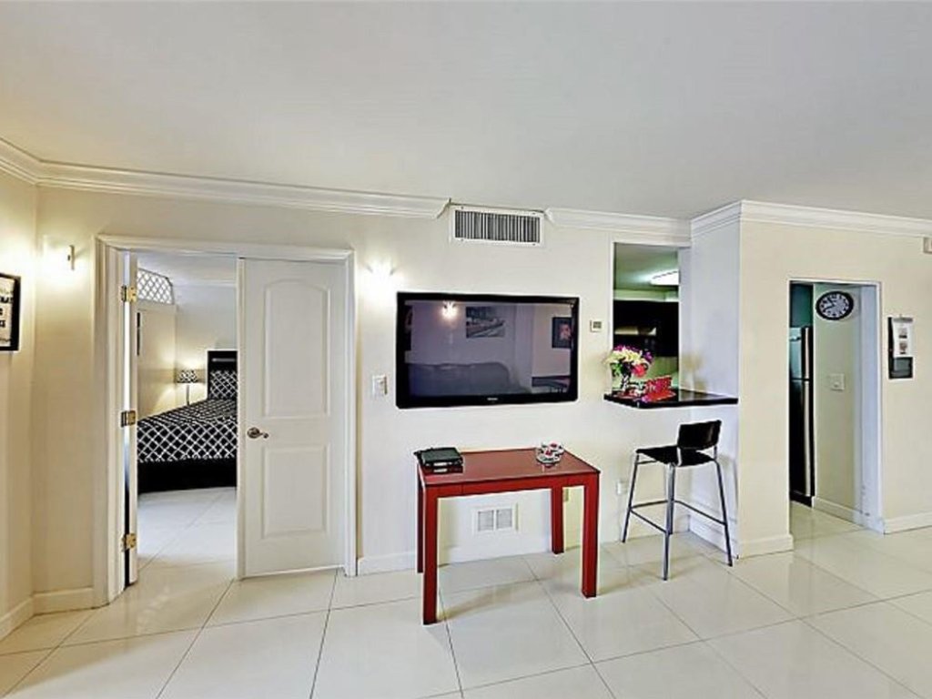 Ocean Manor, Fort Lauderdale property management