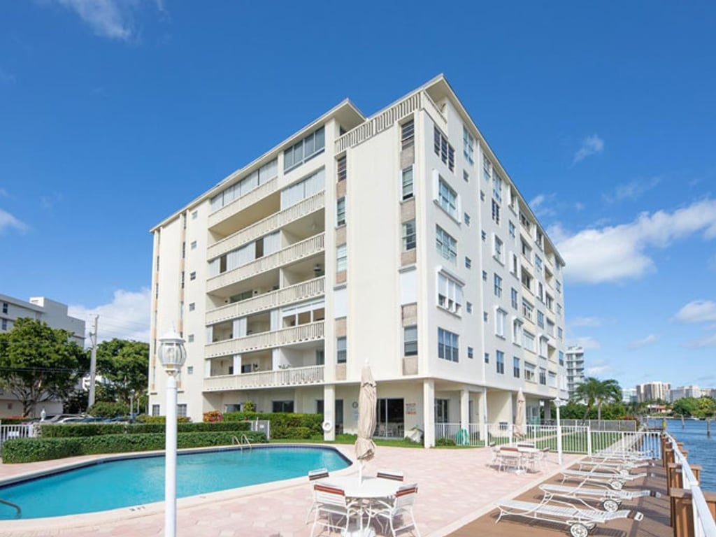 Caravelle Condo, Bay Harbor Islands property management