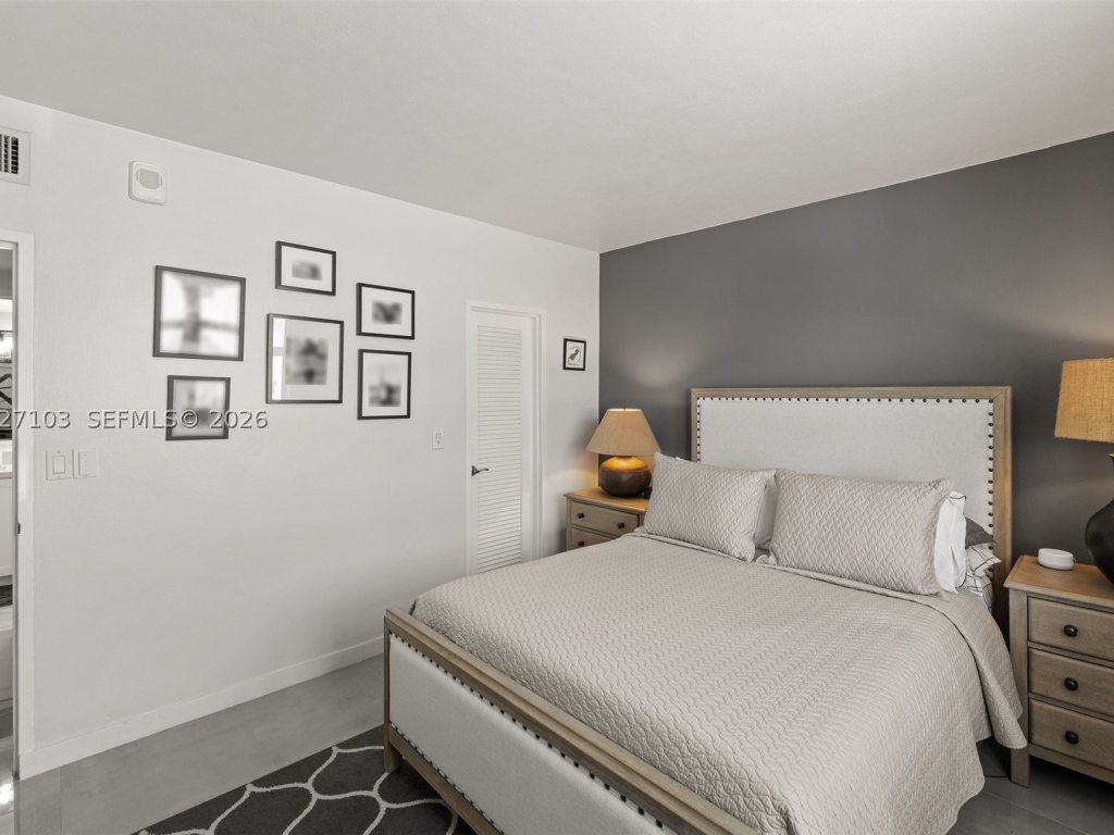 Carriage Club South, Miami Beach property management