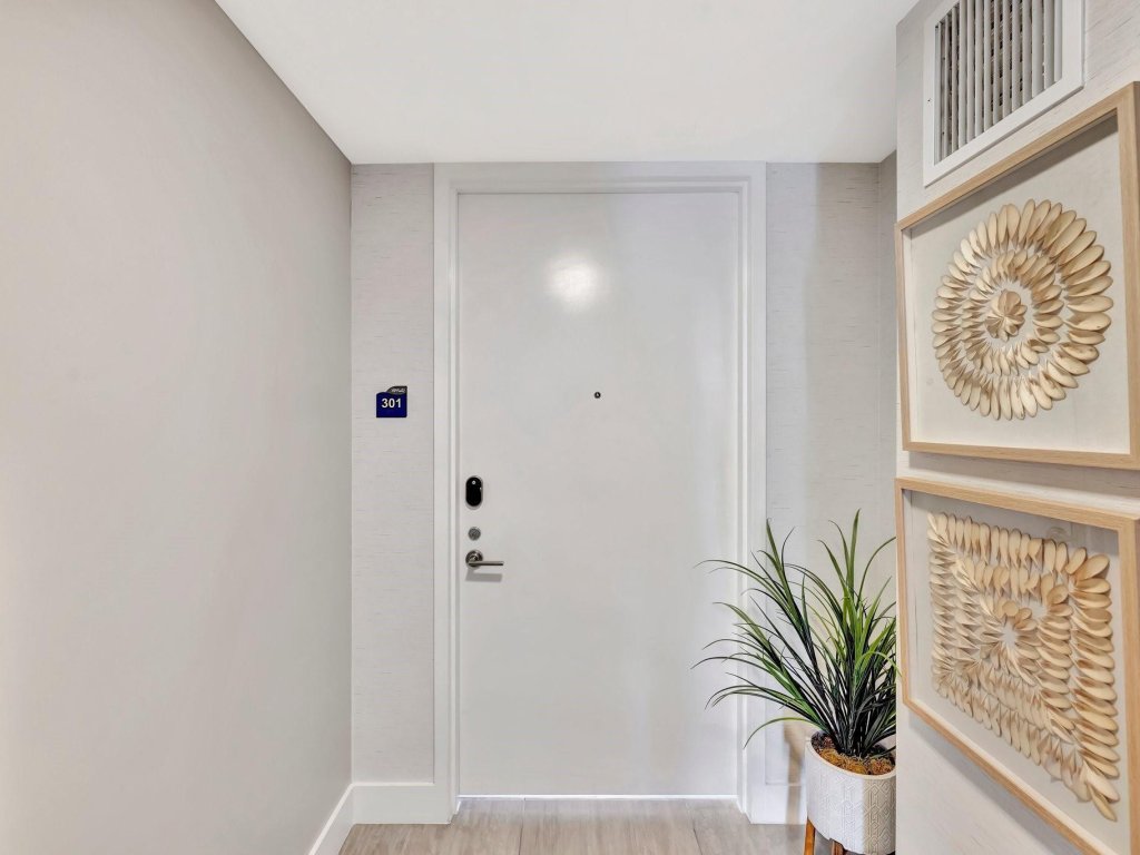 The Wave on Bayshore, Fort Lauderdale property management