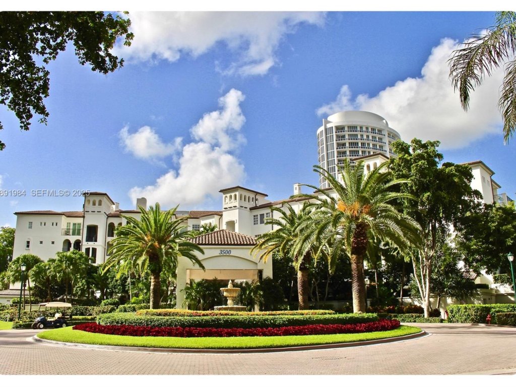 Mediterranean Village, Aventura property management