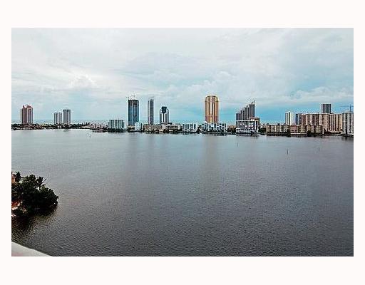 4000 Williams Island, Aventura property management