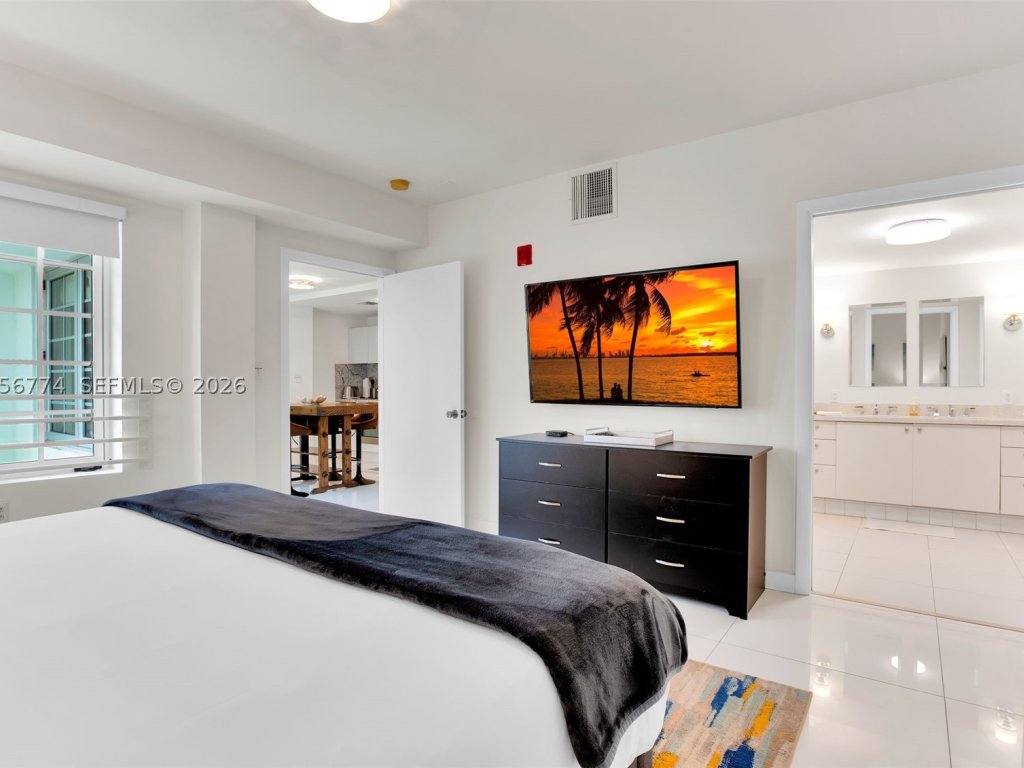 Carlyle Condo Hotel, South Beach (SoBe) property management