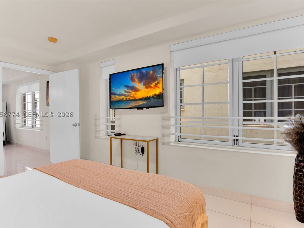 Carlyle Condo Hotel, South Beach (SoBe) property management