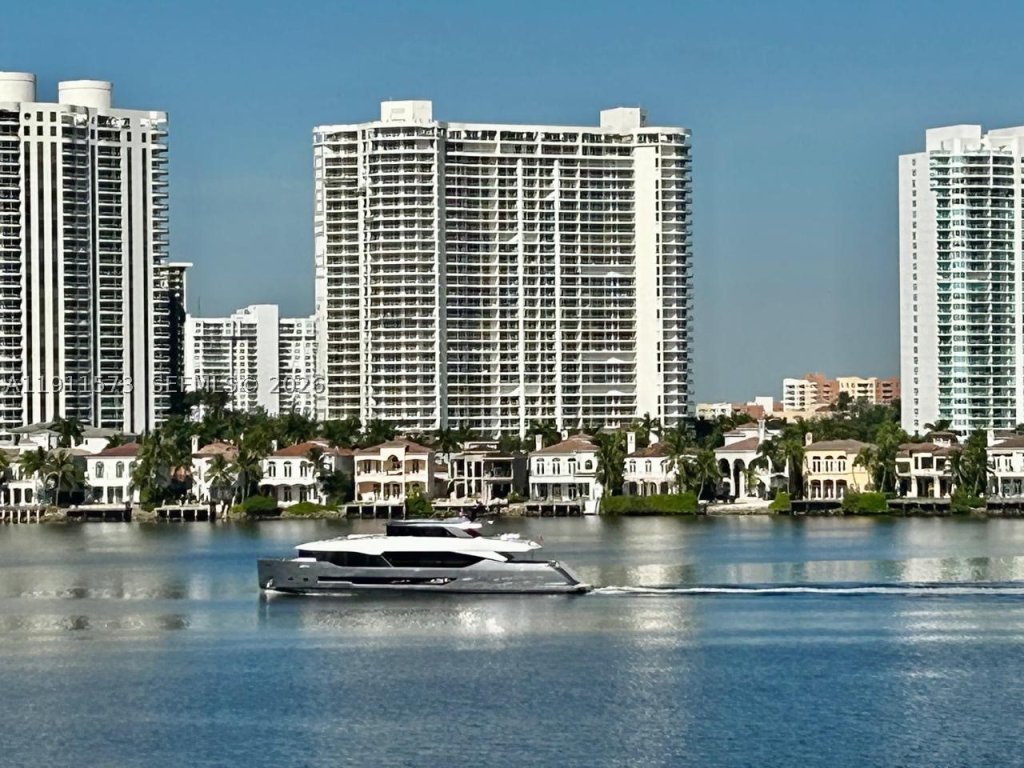 Bay Country Club, Sunny Isles Beach property management