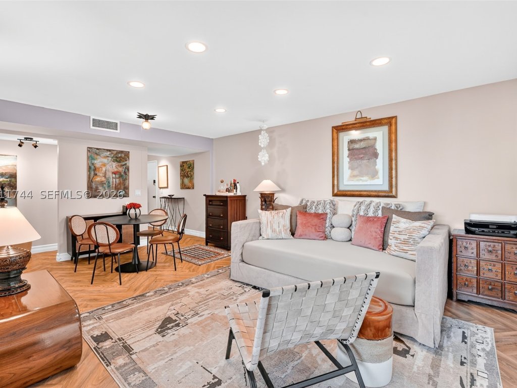 Bayshore Terrace, South Beach (SoBe) property management