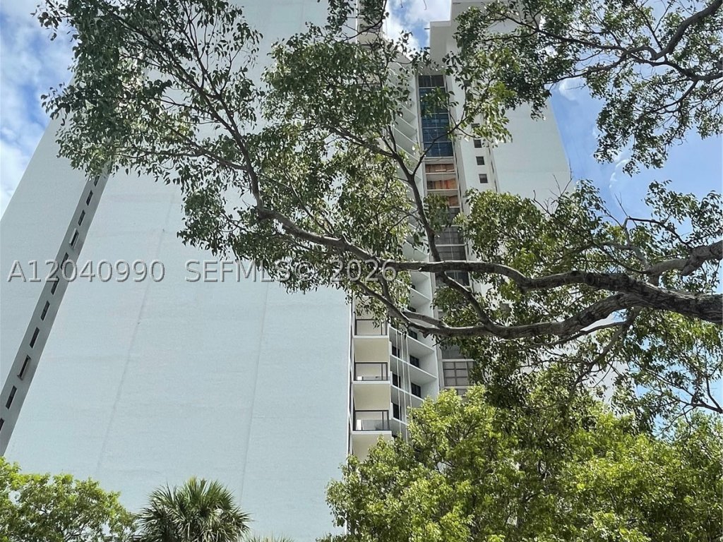 Biscayne Cove, Aventura property management