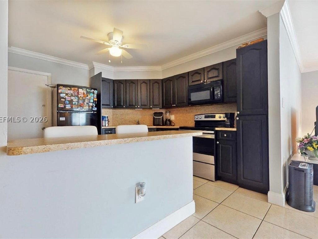 Hyde Park Towers, Hollywood property management