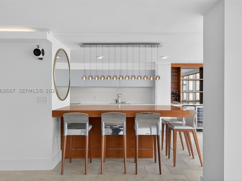 Mar Azul, Key Biscayne property management