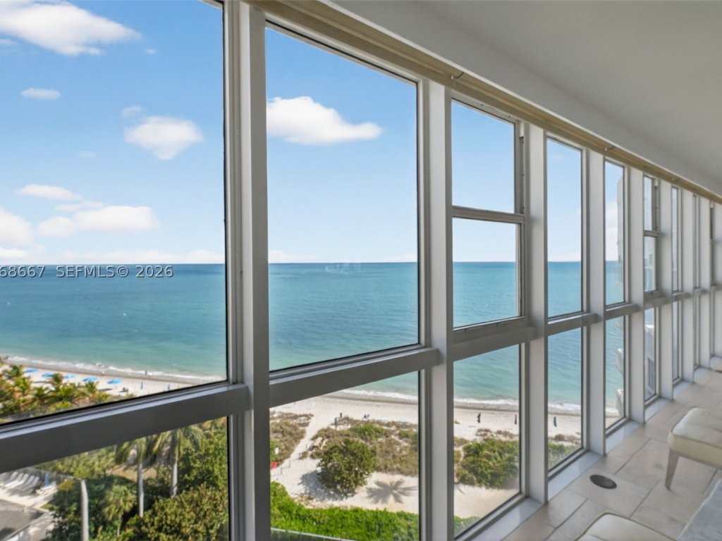 Mar Azul, Key Biscayne property management