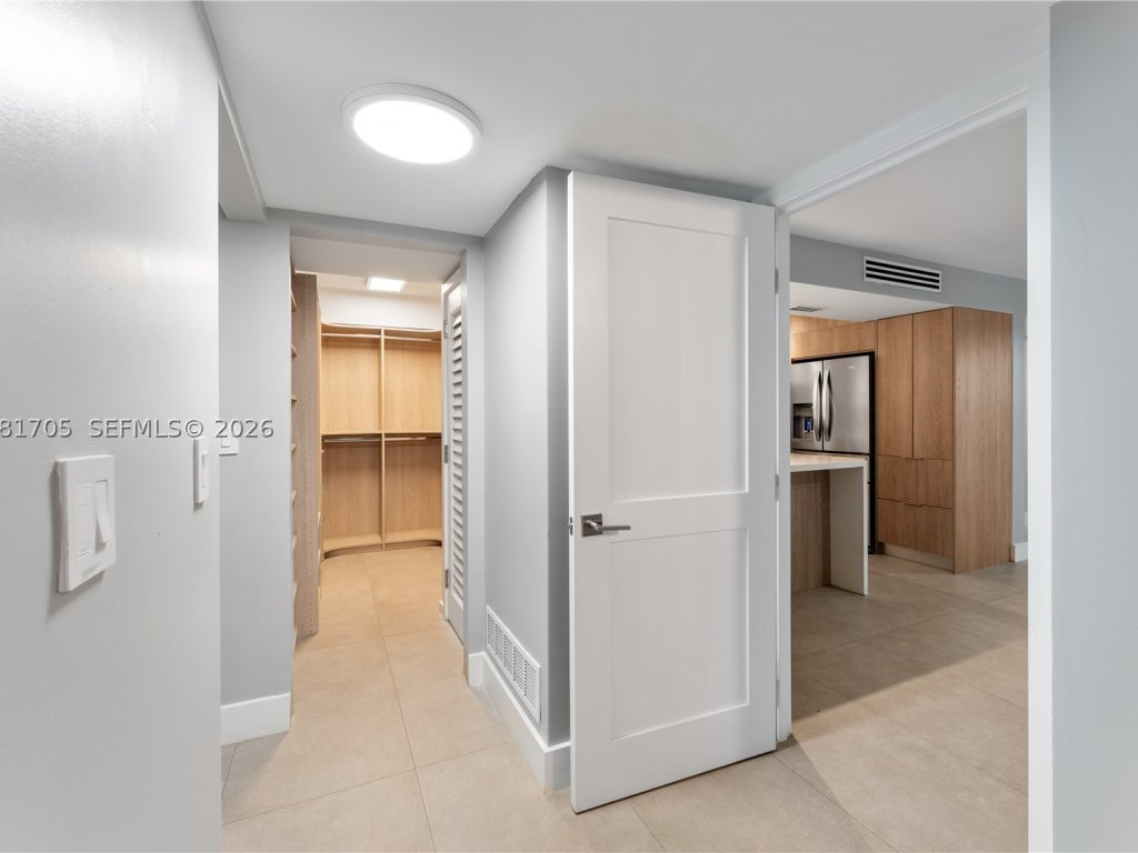 Ocean Village, Key Biscayne property management